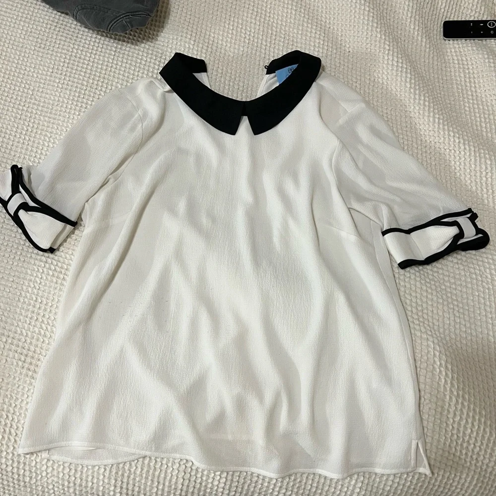 CeCe work top - Picture 1 of 3